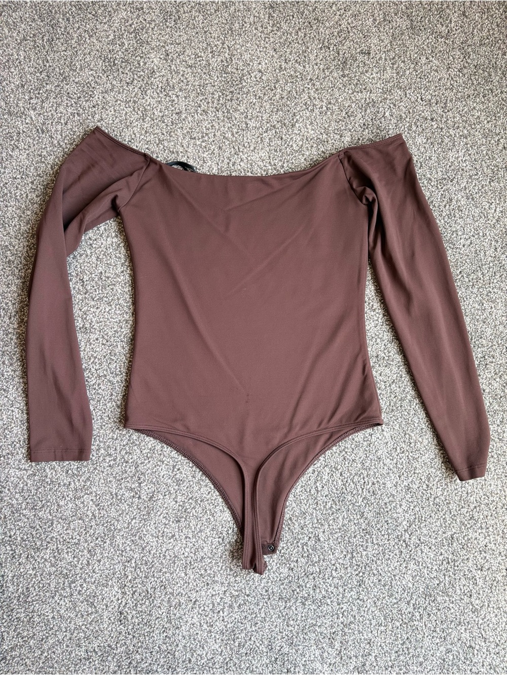 Aritzia Babaton Contour Off Shoulder Longsleeve Thong Bodysuit Chocolate Brown L - Picture 4 of 9